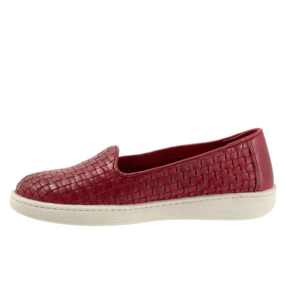 Trotters Womens Adelina Red Shoes (NWT) - Picture 4 of 7